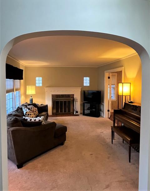 216 S Wolf Rd, Des Plaines, IL 60016 photo 4