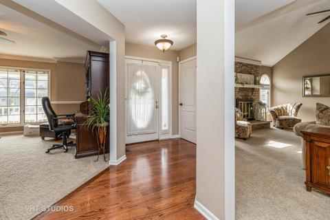 1122 Darin Dr, Lockport, IL 60441 photo 2