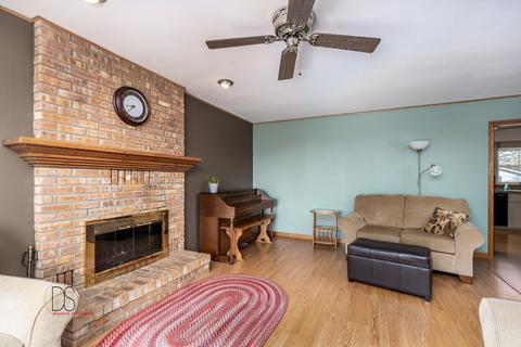 918 Evans St, Ottawa, IL 61350 photo 3