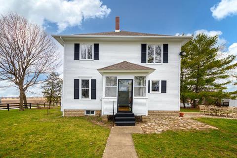 1111 Simons Rd, Oswego, IL 60543
