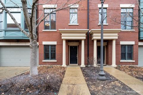 137 Dawson Dr, Elgin, IL 60120 photo 2
