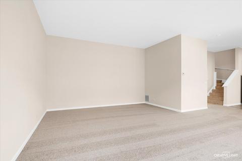 137 Dawson Dr, Elgin, IL 60120 photo 4