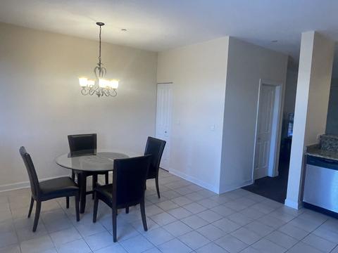 57 Northfield Ter, Wheeling, IL 60090 photo 3