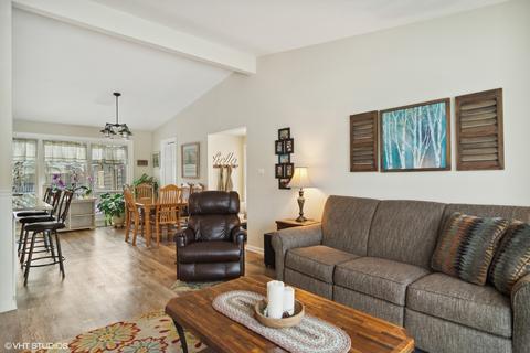 4022 Blue Bird Ln, Rolling Meadows, IL 60008 photo 4