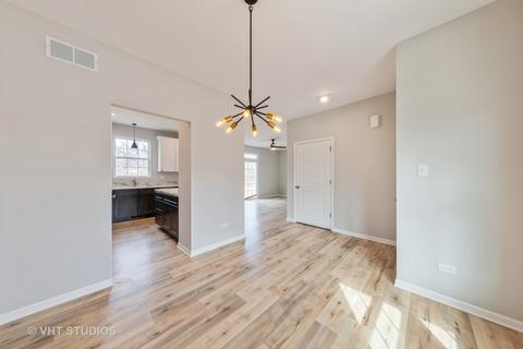 212 Crystal Ln, Steger, IL 60475 photo 9