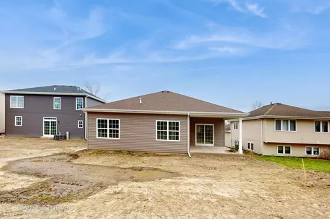 Exterior - 180 W 37th Pl, Steger, IL 60475 photo 7 of 7