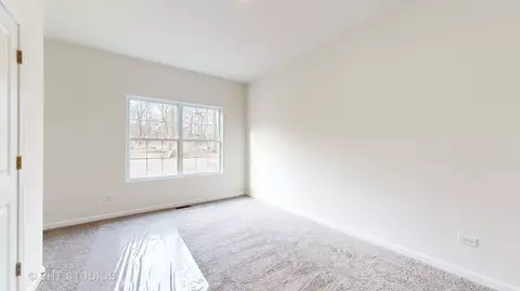 Bedroom - 180 W 37th Pl, Steger, IL 60475 photo 3 of 6