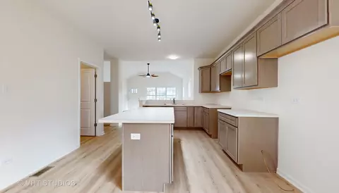 Kitchen - 180 W 37th Pl, Steger, IL 60475 photo 2 of 3