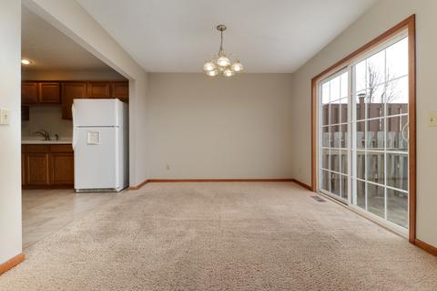 12 Everett Ct, Bloomington, IL 61705 photo 4