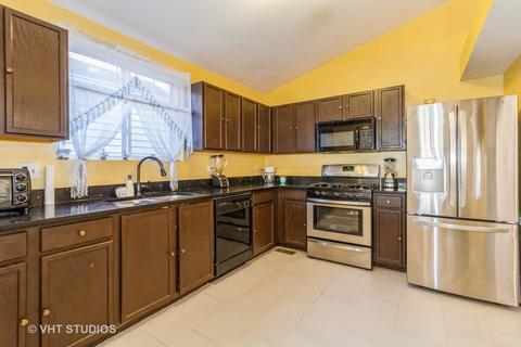 829 Symphony Dr, Aurora, IL 60504 photo 9