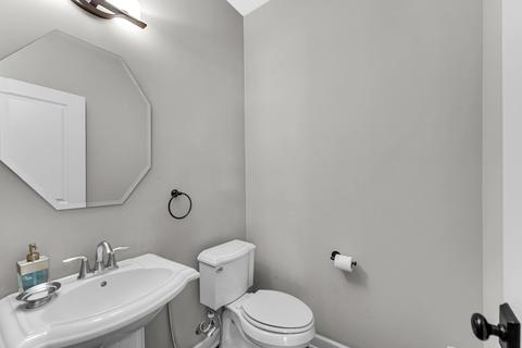 1180 W Thomas Rd, Wheaton, IL 60187 photo 15
