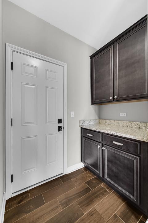 1180 W Thomas Rd, Wheaton, IL 60187 photo 29