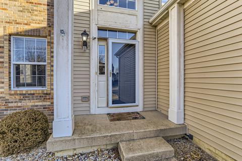 2108 Grand Pointe Trl, Aurora, IL 60504 photo 2