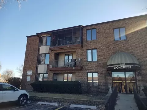 13535 Lamon Ave #111, Crestwood, IL 60418