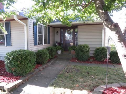 105 E Lincoln Ave, Ogden, IL 61859 photo 2