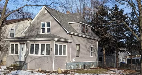 501 Richards St, Geneva, IL 60134