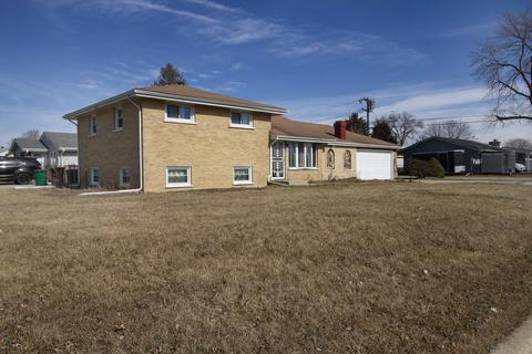 7902 W 77th St, Bridgeview, IL 60455 photo 2