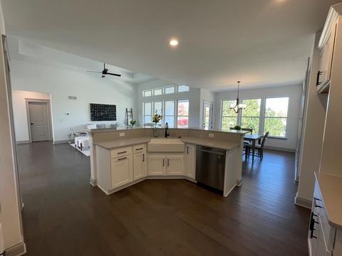 16437 S Harmon Ln, Plainfield, IL 60586 photo 4