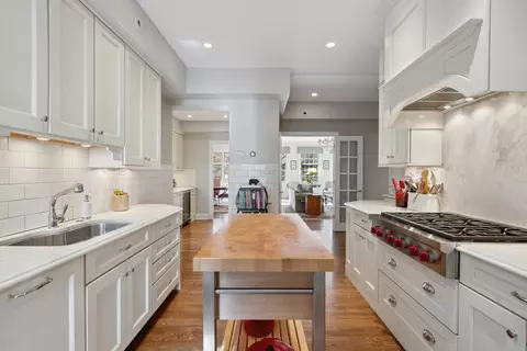 200 E Pearson St #3E, Chicago, IL 60611 photo 12