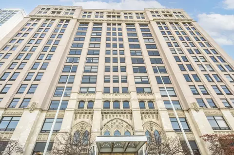 680 N Lake Shore Dr #414, Chicago, IL 60611