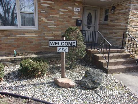 836 S Belmont Ave, Watseka, IL 60970