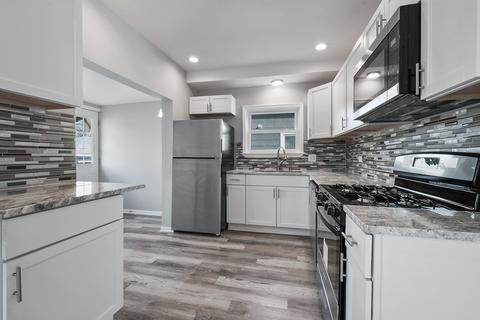 410 E 8th St, Lockport, IL 60441 photo 7