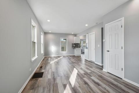 410 E 8th St, Lockport, IL 60441 photo 4