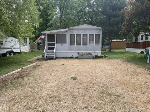 528 Woodhaven, Sublette, IL 61367
