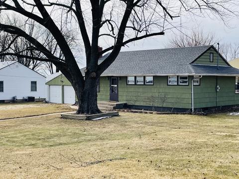 150 Erickson Rd, Rochelle, IL 61068 photo 1