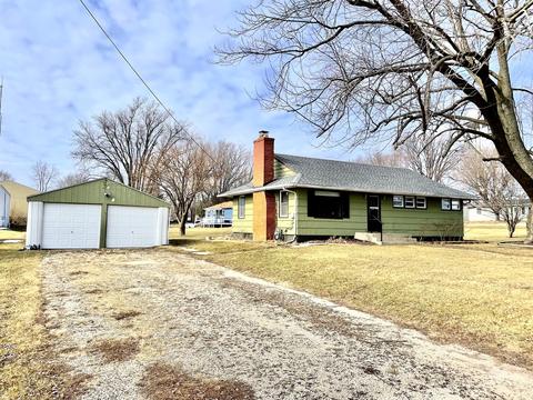 150 Erickson Rd, Rochelle, IL 61068 photo 2