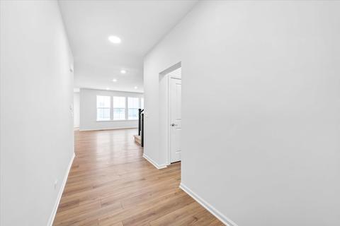 98 Hedgerow Dr, Elgin, IL 60124 photo 16