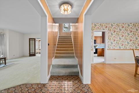 910 N Main St, Wheaton, IL 60187 photo 18