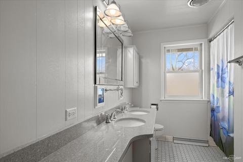 910 N Main St, Wheaton, IL 60187 photo 26