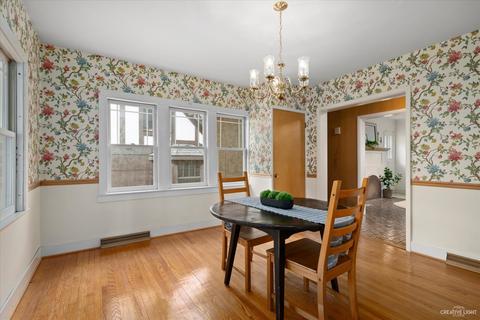 910 N Main St, Wheaton, IL 60187 photo 12