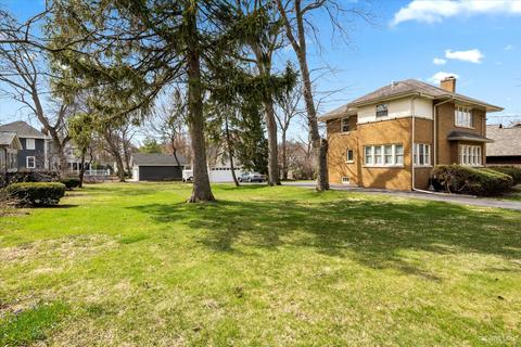 910 N Main St, Wheaton, IL 60187 photo 4