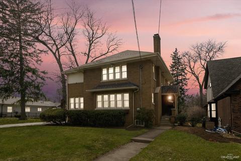 910 N Main St, Wheaton, IL 60187