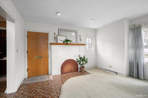 910 N Main St, Wheaton, IL 60187 photo 6