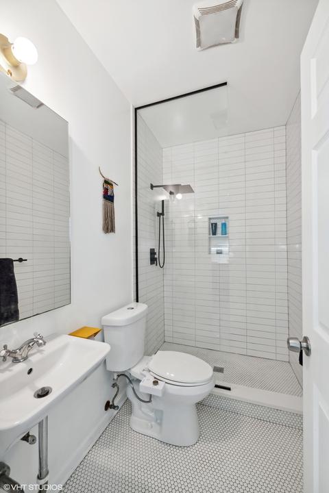 1418 N Ridgeway Ave, Chicago, IL 60651 photo 11