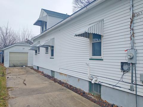 2223 Main St, Peru, IL 61354 photo 2