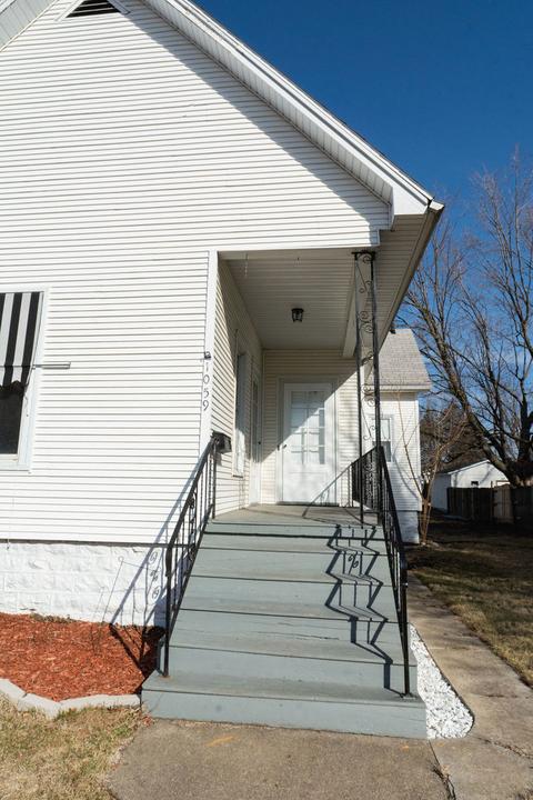 1059 W Hickory St, Kankakee, IL 60901 photo 3