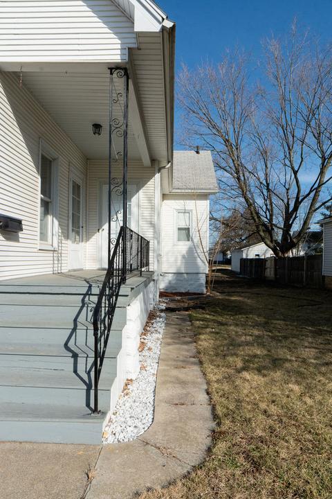 1059 W Hickory St, Kankakee, IL 60901 photo 4