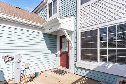 327 Gregory St, Aurora, IL 60504 photo 3