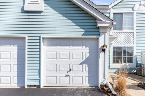 327 Gregory St, Aurora, IL 60504 photo 4