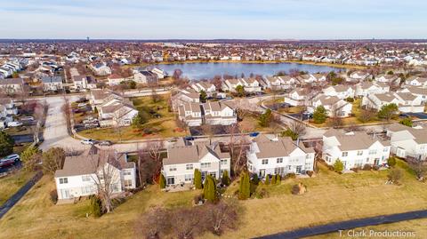 554 Pinebrook Dr, Bolingbrook, IL 60490 photo 8