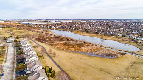 554 Pinebrook Dr, Bolingbrook, IL 60490 photo 6