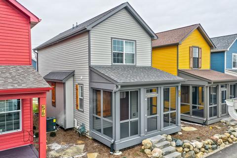 100 Great Loop Dr #54, Ottawa, IL 61350