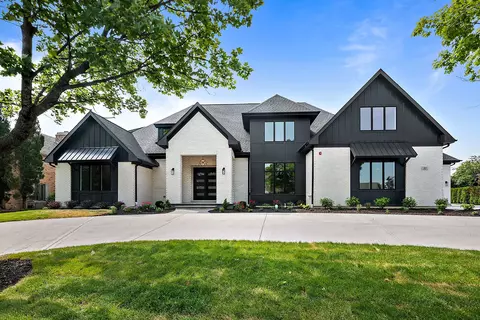 31 Hamilton Ln, Oak Brook, IL 60523