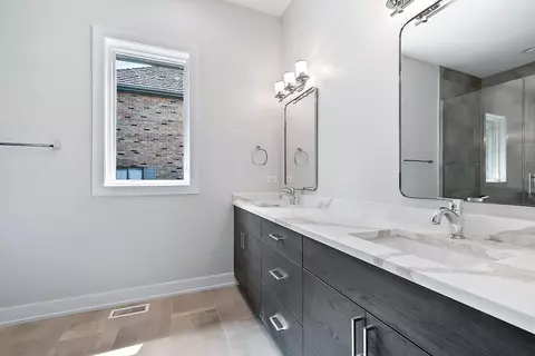 31 Hamilton Ln, Oak Brook, IL 60523 photo 17