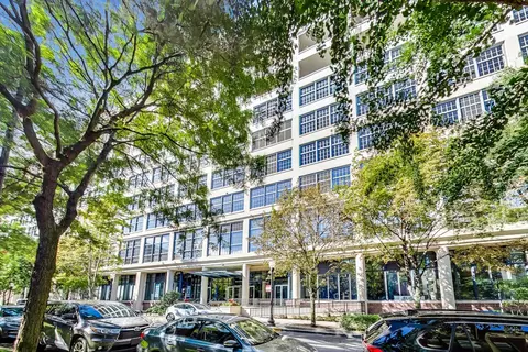 900 N Kingsbury St #1155, Chicago, IL 60610