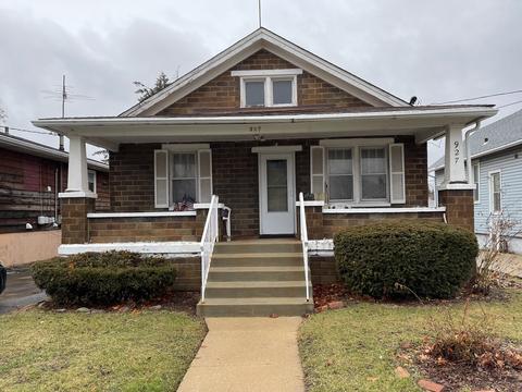 927 E Lake St, Aurora, IL 60506